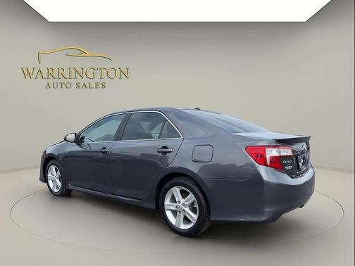 Magnetic Gray Metallic 2014 Toyota Camry SE