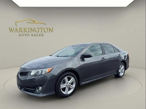 Magnetic Gray Metallic 2014 Toyota Camry SE