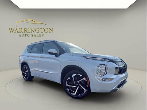 White 2023 Mitsubishi Outlander SEL S-AWC