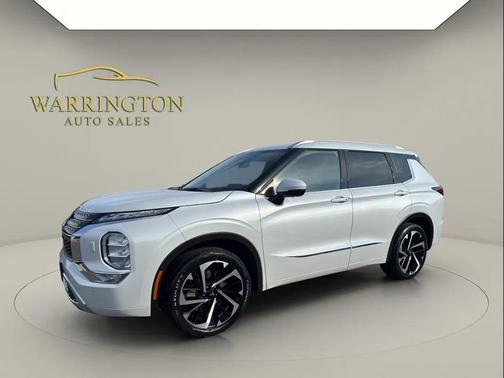 White 2023 Mitsubishi Outlander SEL S-AWC