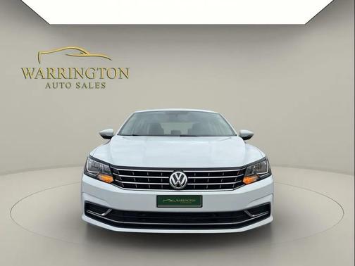 Pure White 2019 Volkswagen Passat 2.0T Wolfsburg Edition