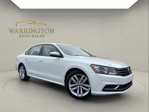 Pure White 2019 Volkswagen Passat 2.0T Wolfsburg Edition