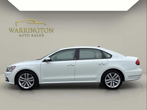 Pure White 2019 Volkswagen Passat 2.0T Wolfsburg Edition