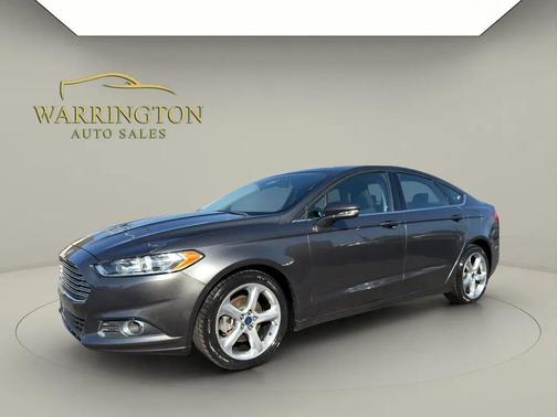 Gray 2016 Ford Fusion SE