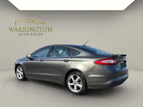 Gray 2016 Ford Fusion SE