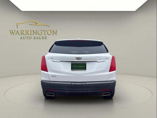 White 2017 Cadillac XT5 Base