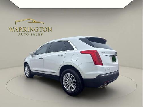 White 2017 Cadillac XT5 Base