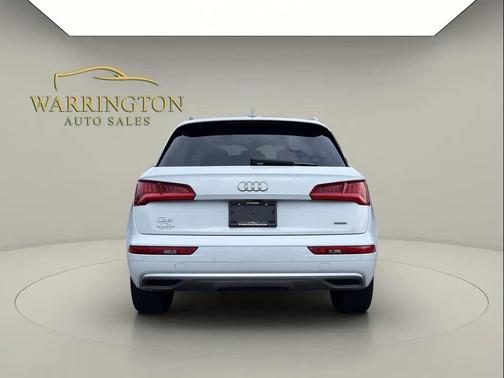 Glacier White Metallic 2020 Audi Q5 45 Premium