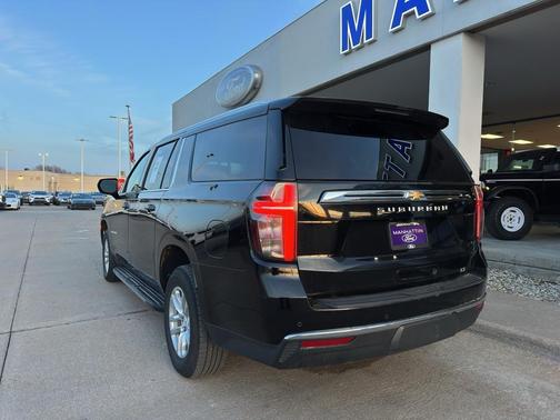 2023 Chevrolet Suburban LT