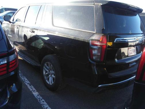 2023 Chevrolet Suburban LT