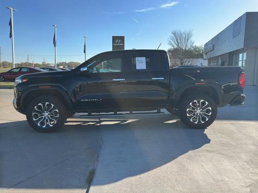 2023 GMC Canyon Denali