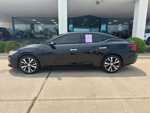 Black 2017 Nissan Maxima 3.5 Platinum