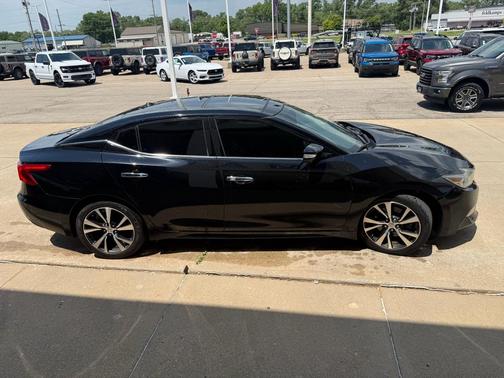 Black 2017 Nissan Maxima 3.5 Platinum