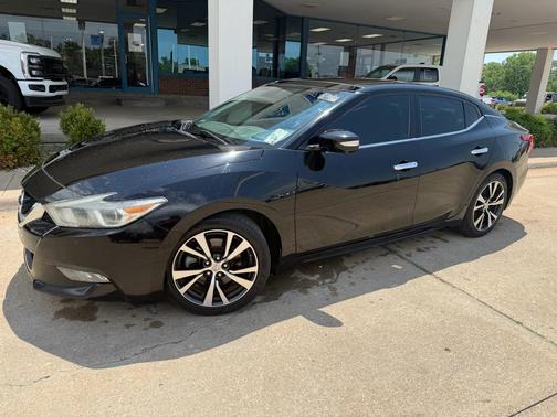 Black 2017 Nissan Maxima 3.5 Platinum
