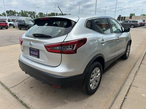 Brilliant Silver Metallic 2020 Nissan Rogue Sport S