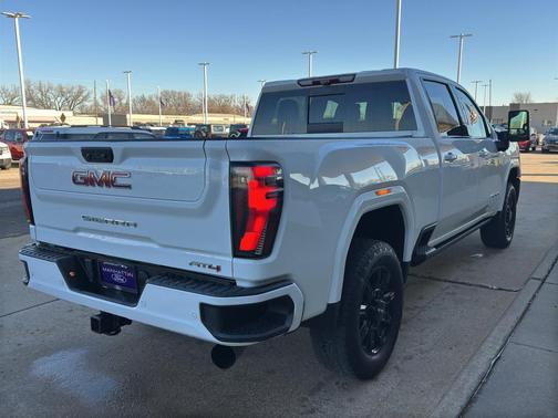 2024 GMC Sierra 2500 AT4