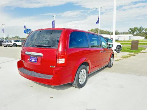 2008 Chrysler Town & Country LX