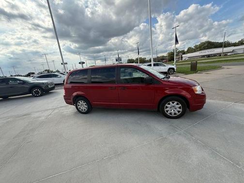 2008 Chrysler Town & Country LX