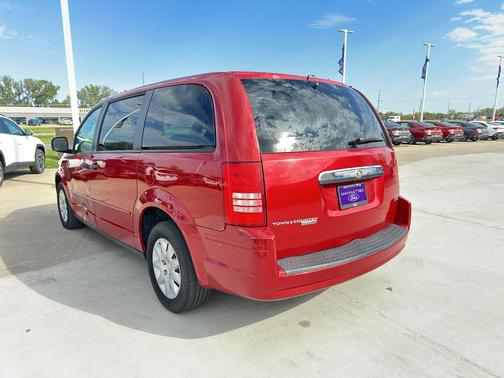 2008 Chrysler Town & Country LX