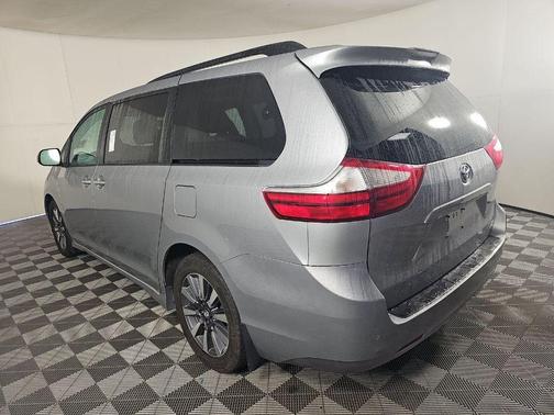 2018 Toyota Sienna XLE Premium