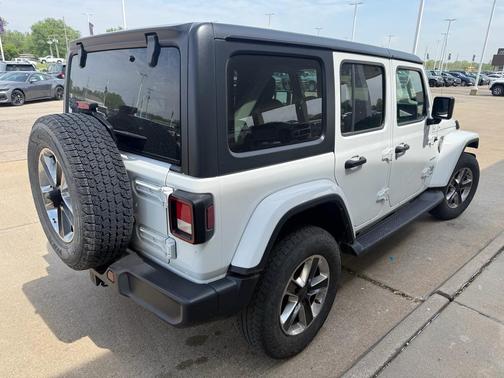 Bright White 2022 Jeep Wrangler Unlimited Sahara