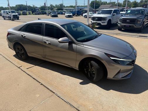 Metal 2023 Hyundai ELANTRA HEV Blue