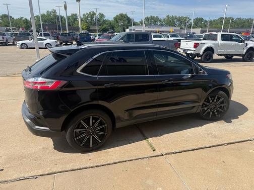 Agate Black Metallic 2019 Ford Edge SEL