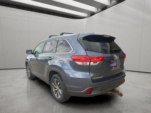 Shoreline Blue Pearl 2019 Toyota Highlander XLE