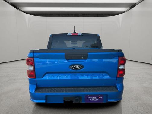 Velocity Blue 2025 Ford Maverick Lobo Standard