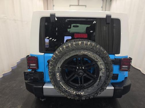 CHIEF 2017 Jeep Wrangler Unlimited Sahara