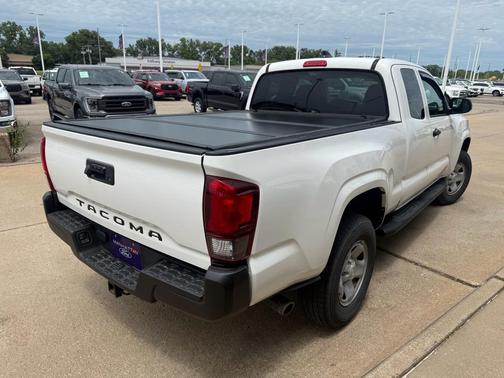 White 2022 Toyota Tacoma SR