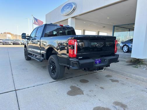 2025 Ford F-350 Lariat Super Duty