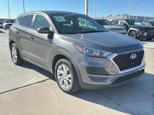 2021 Hyundai TUCSON SE