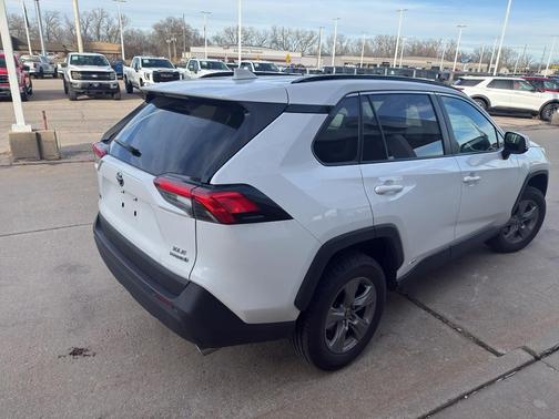 2024 Toyota RAV4 Hybrid XLE