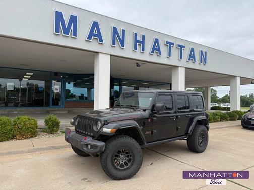 Black Clearcoat 2023 Jeep Wrangler Rubicon