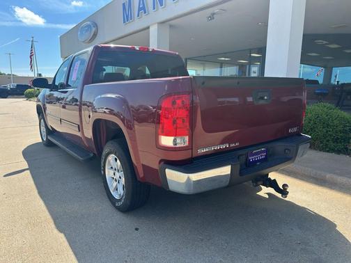Red 2008 GMC Sierra 1500 SLE