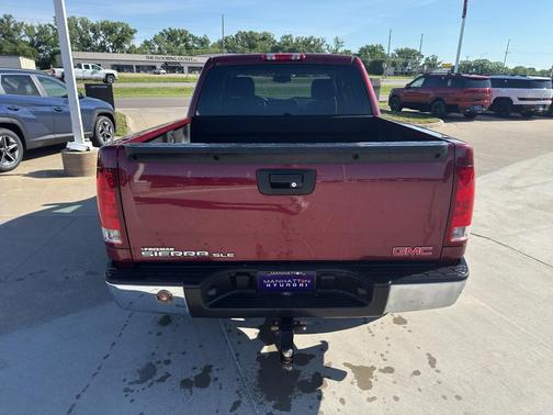 Red 2008 GMC Sierra 1500 SLE