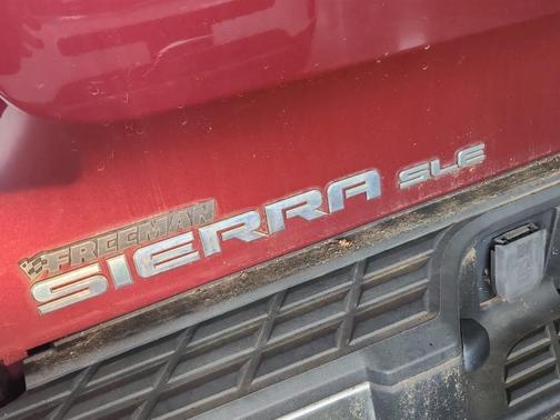 Red 2008 GMC Sierra 1500 SLE