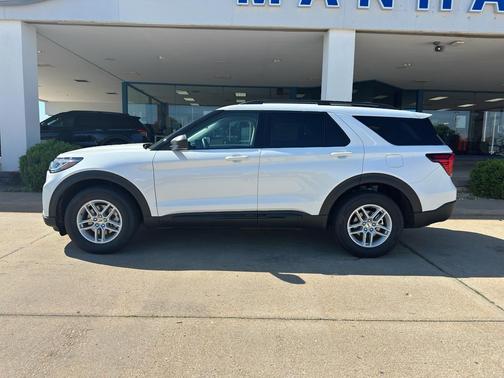 Star White 2026 Ford Explorer Active