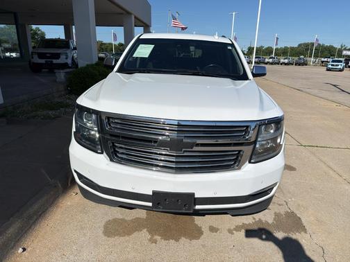 Summit White 2018 Chevrolet Suburban Premier