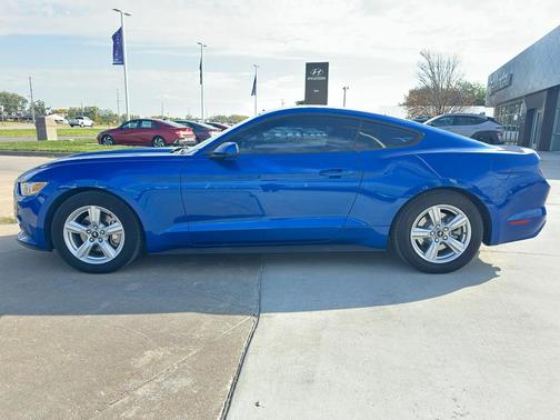 2017 Ford Mustang V6