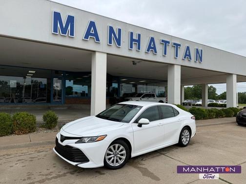 Super White 2018 Toyota Camry LE