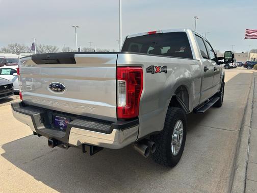 Oxford White 2019 Ford F-250 XLT