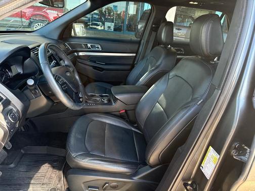 Magnetic Metallic 2018 Ford Explorer XLT