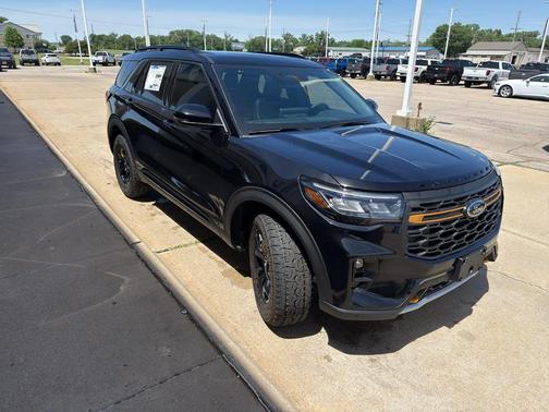 Agate Black Metallic 2026 Ford Explorer Tremor