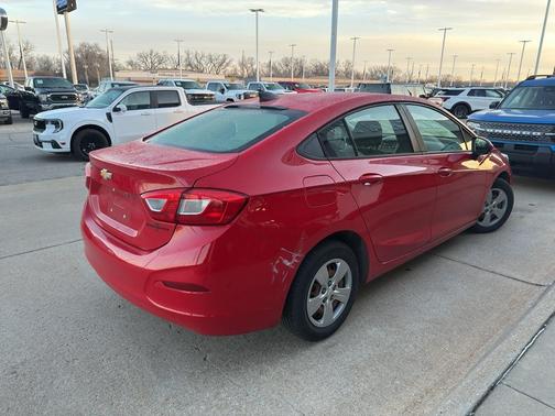 2018 Chevrolet Cruze LS