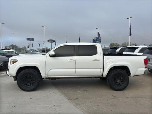2017 Toyota Tacoma SR5