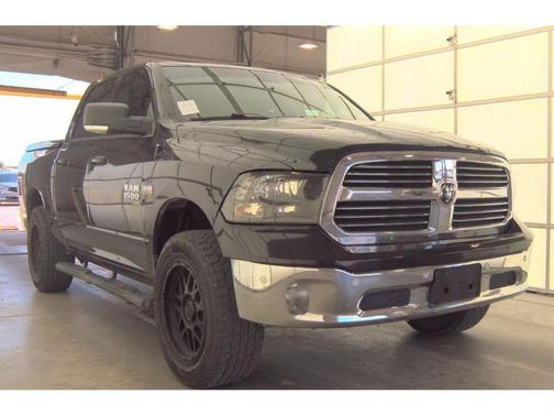 Brilliant Black Crystal Pearlcoat 2019 RAM 1500 Classic Big Horn