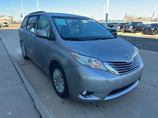2015 Toyota Sienna XLE