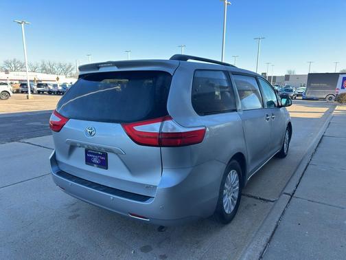 2015 Toyota Sienna XLE